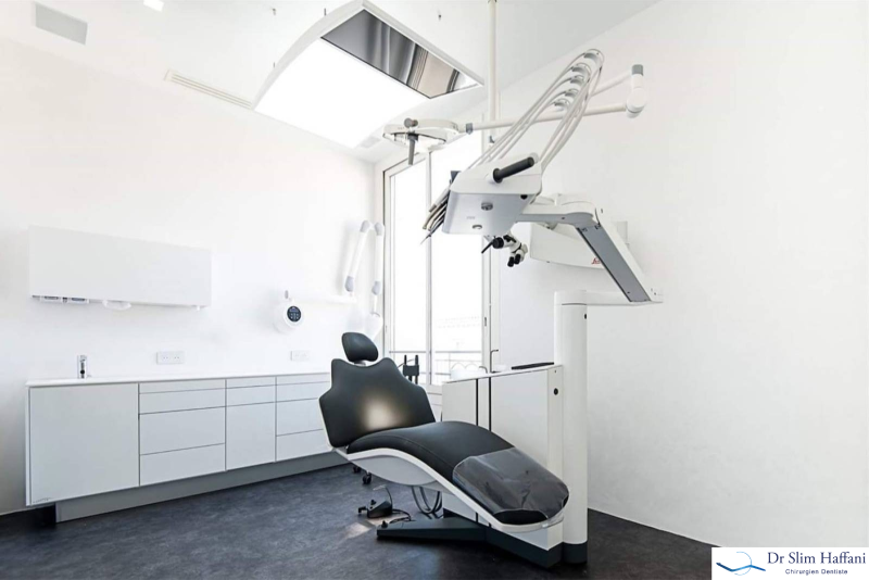 Réalisation complète d’un cabinet dentaire à Cannes : accueil, soins, chirurgie, radiologie panoramique, stérilisation et bureau